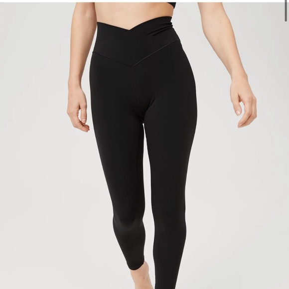 New in package ! Aerie Offline black leggings size Adult XS - Picture 1 of 3